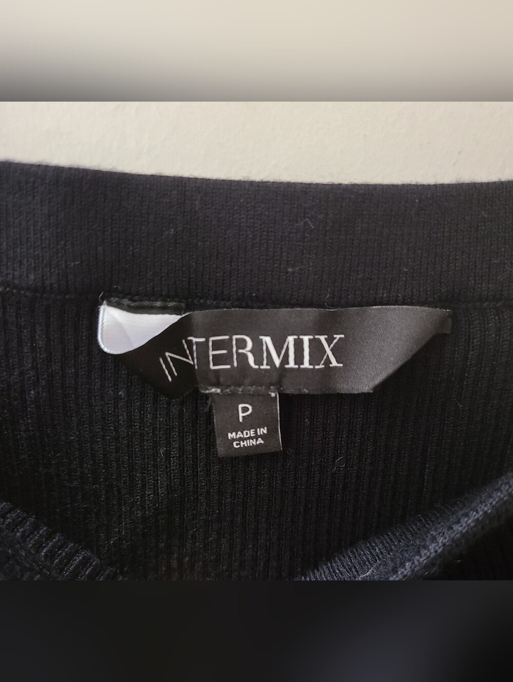 Intermix Black Ribbed Knit Clasped Fitted Midi Skirt Sz P/XS - Picture 6 of 9